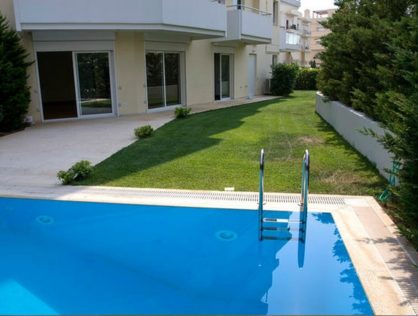 Maisonette with a private swimming pool & garden in Glyfada